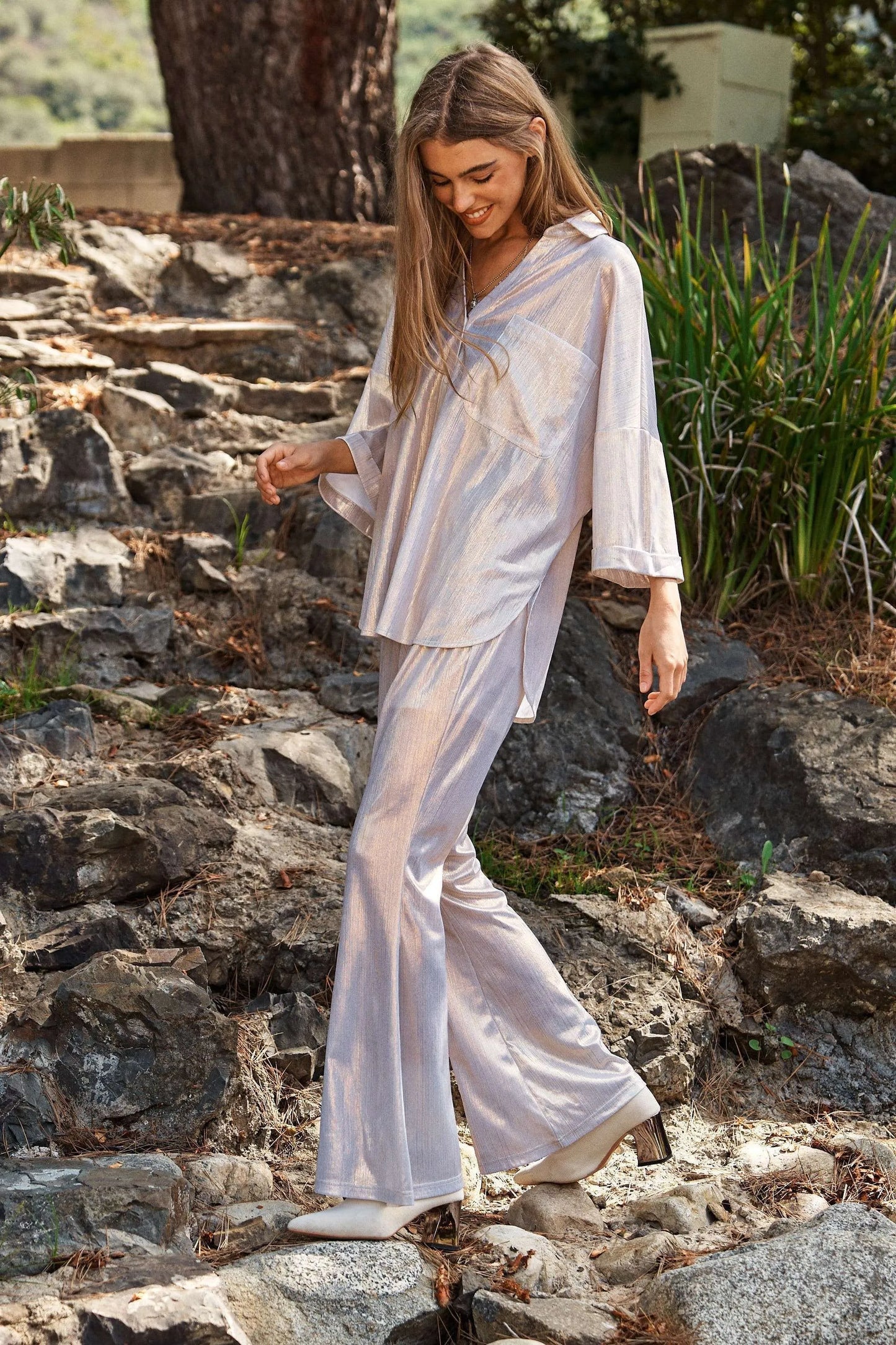 White gold shimmering button-front pocket shirt with V-neck and long sleeves