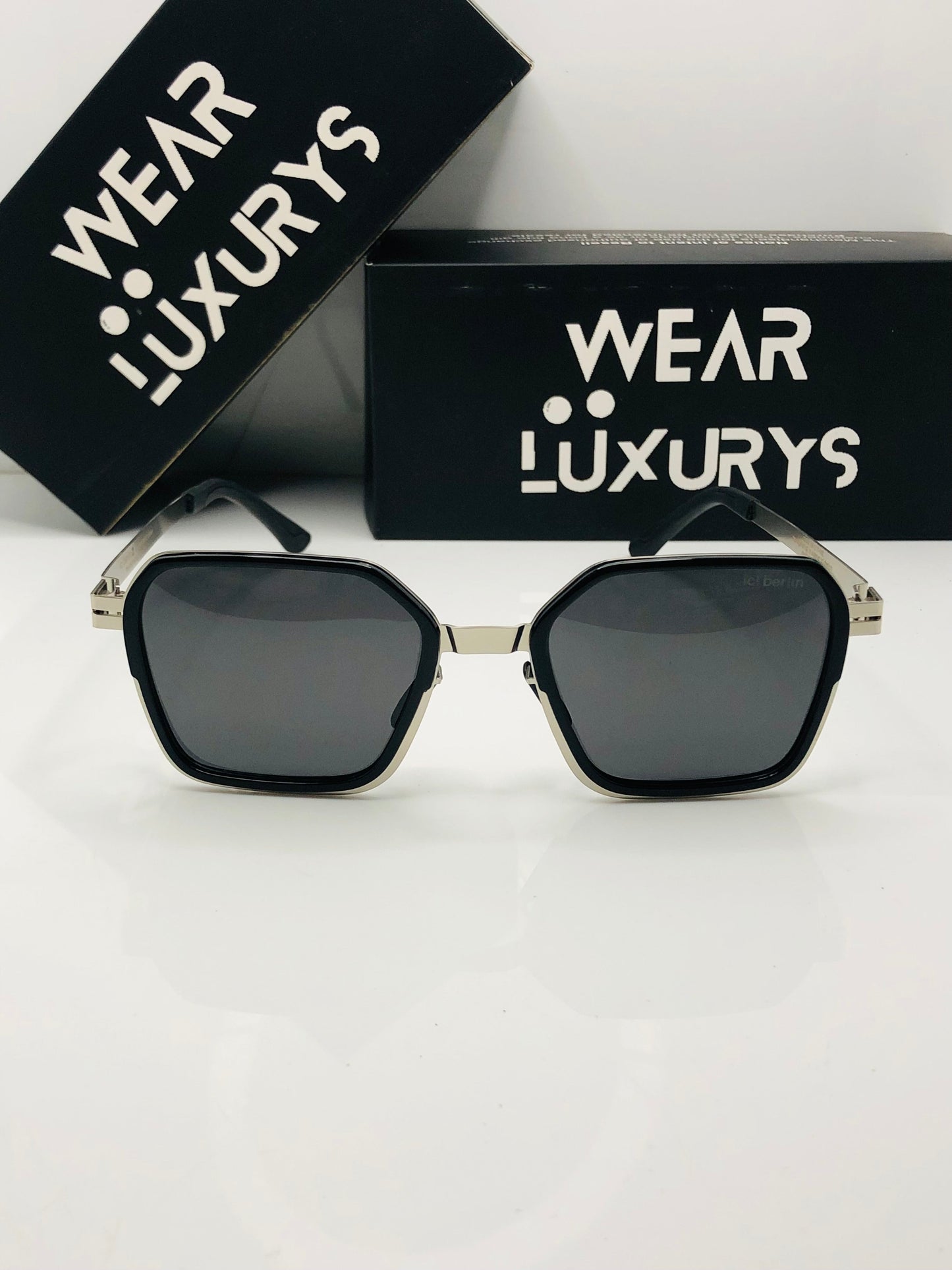 Wearluxurys light weight Berlin Sunglasses - Wearluxurys