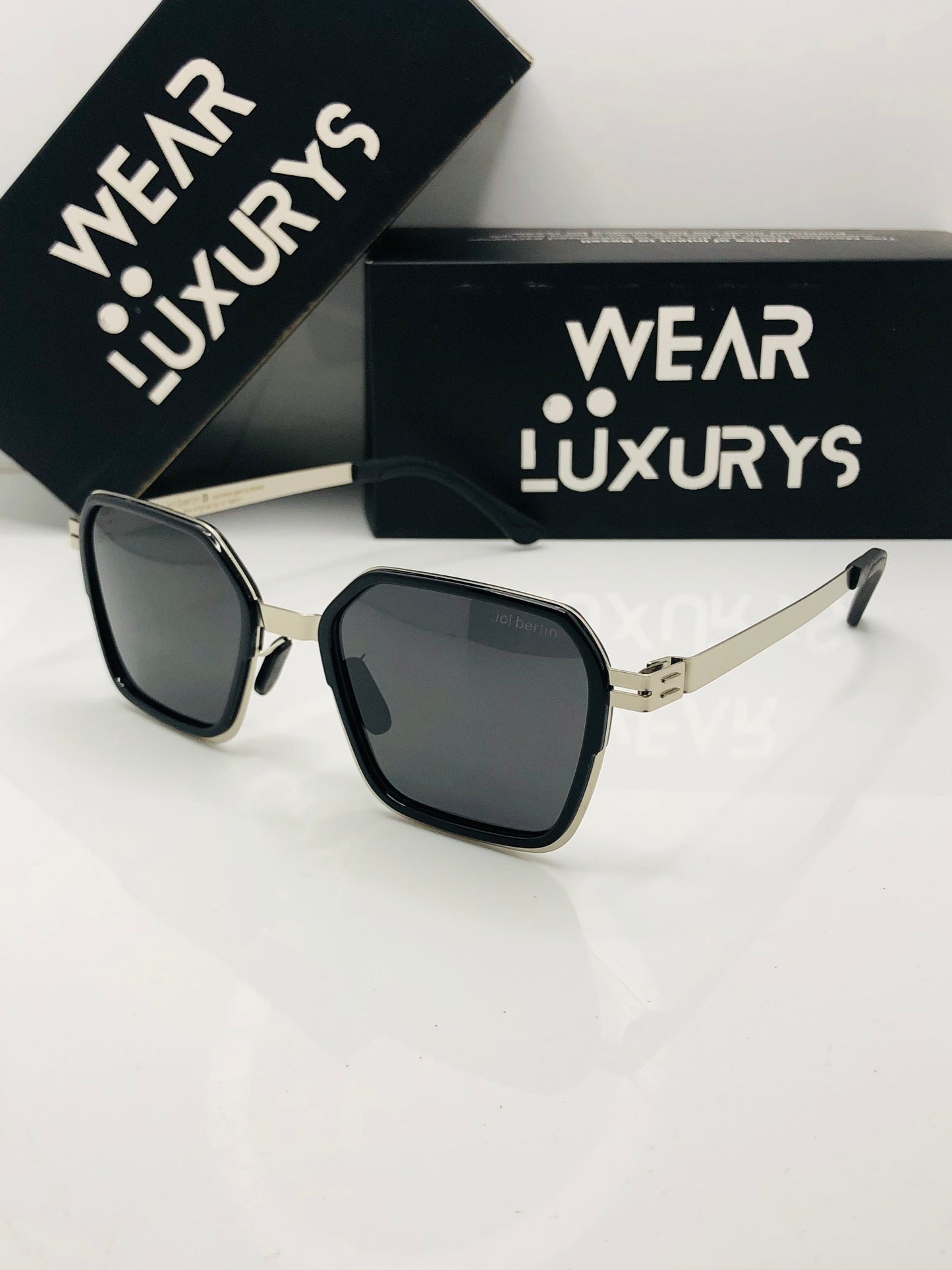 Wearluxurys light weight Berlin Sunglasses - Wearluxurys