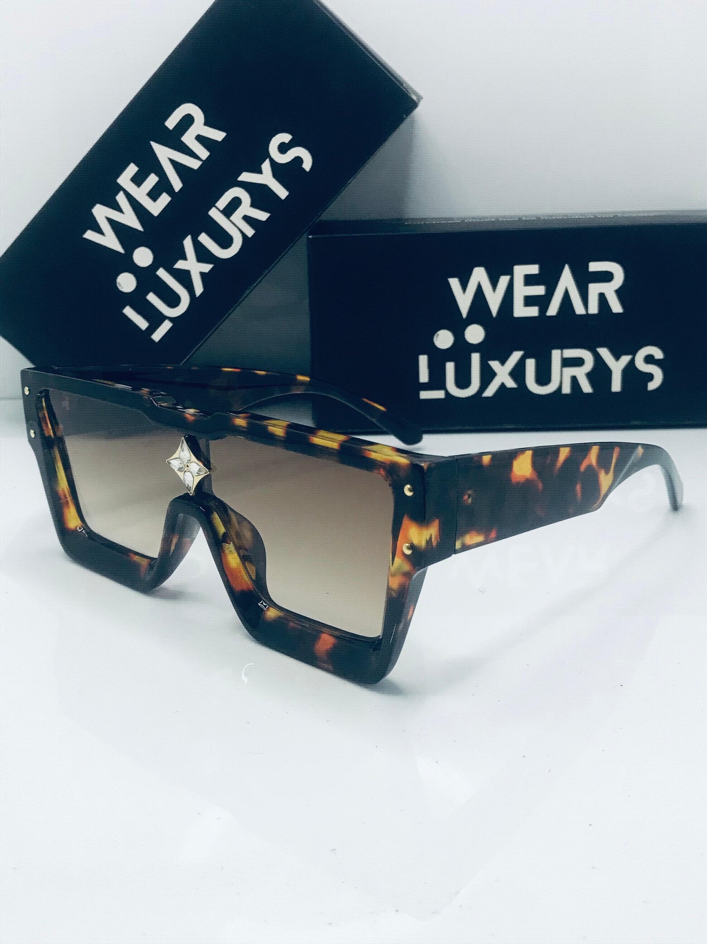 Cyclone Sunglasses Leopard Brown | Wearluxurys - Wearluxurys