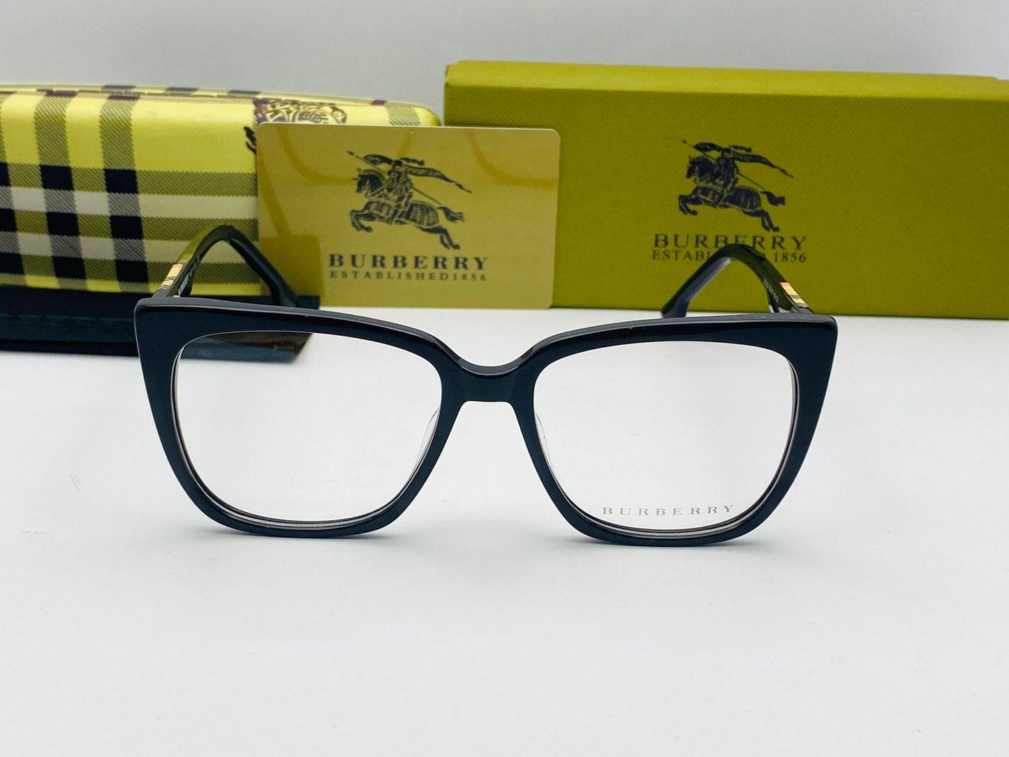 Burberry Victory glasses | Wearluxurys