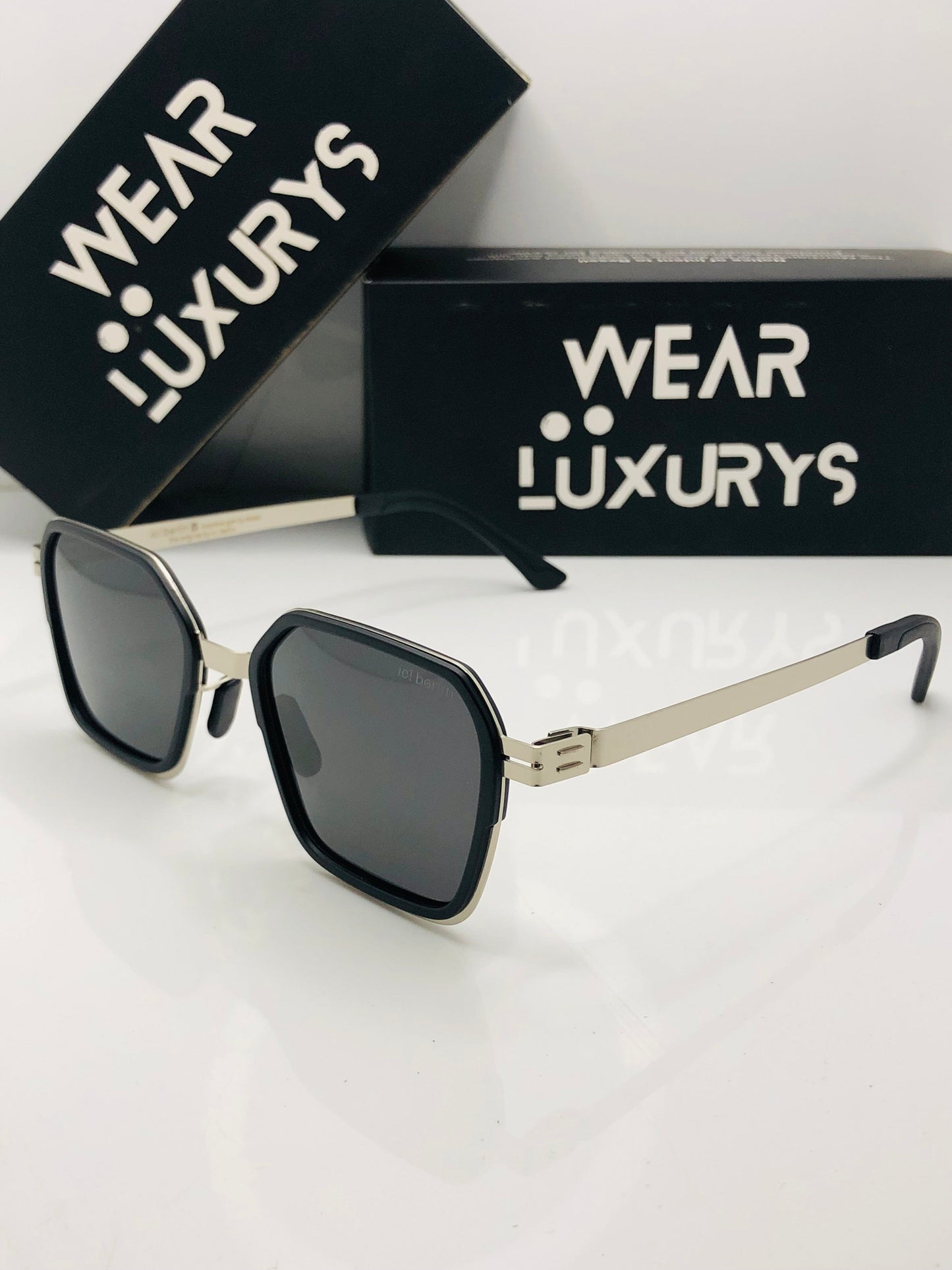 Wearluxurys light weight Berlin Sunglasses - Wearluxurys