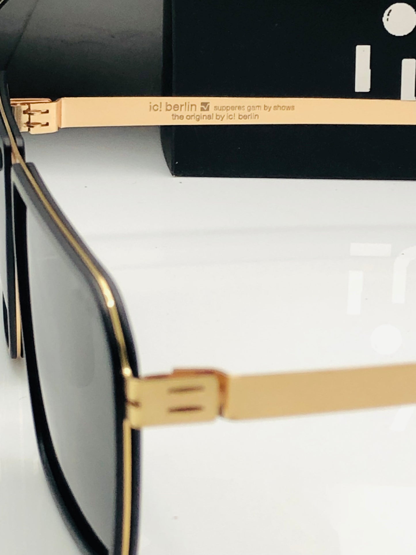 Berlin Gaze Almunium Sunglasses - Light Weight - Wearluxurys