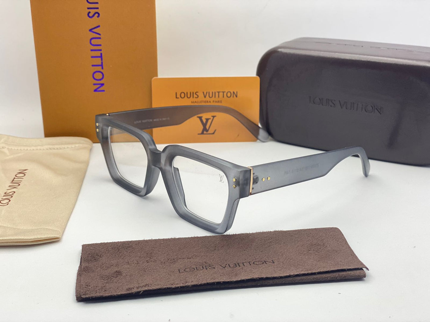 Louis Vuitton Spinge Glasses