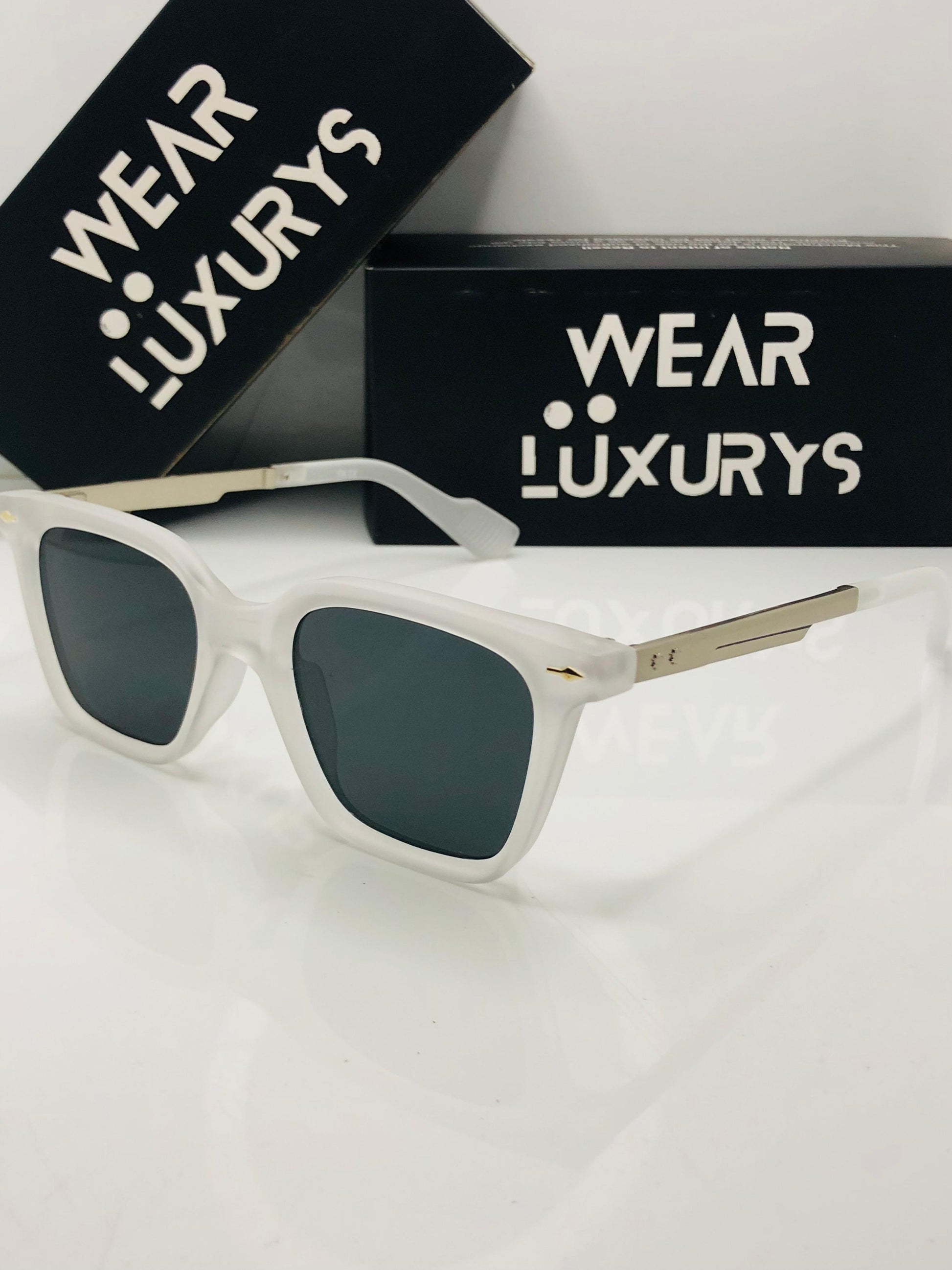 Wearluxurys Palm Royale Shades - Wearluxurys